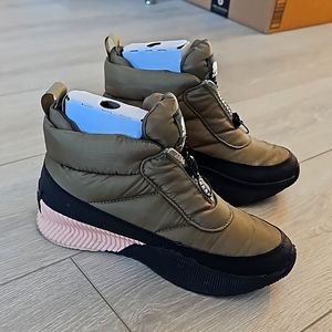 Sorel Out N About III puffy zip boot